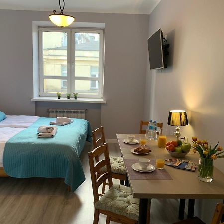 Jasna Hotelik Self Check-In ワルシャワ エクステリア 写真