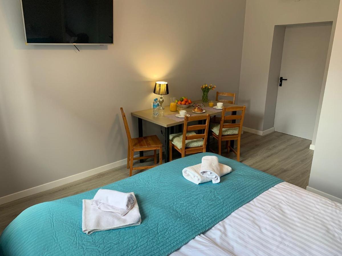 Jasna Hotelik Self Check-In ワルシャワ エクステリア 写真