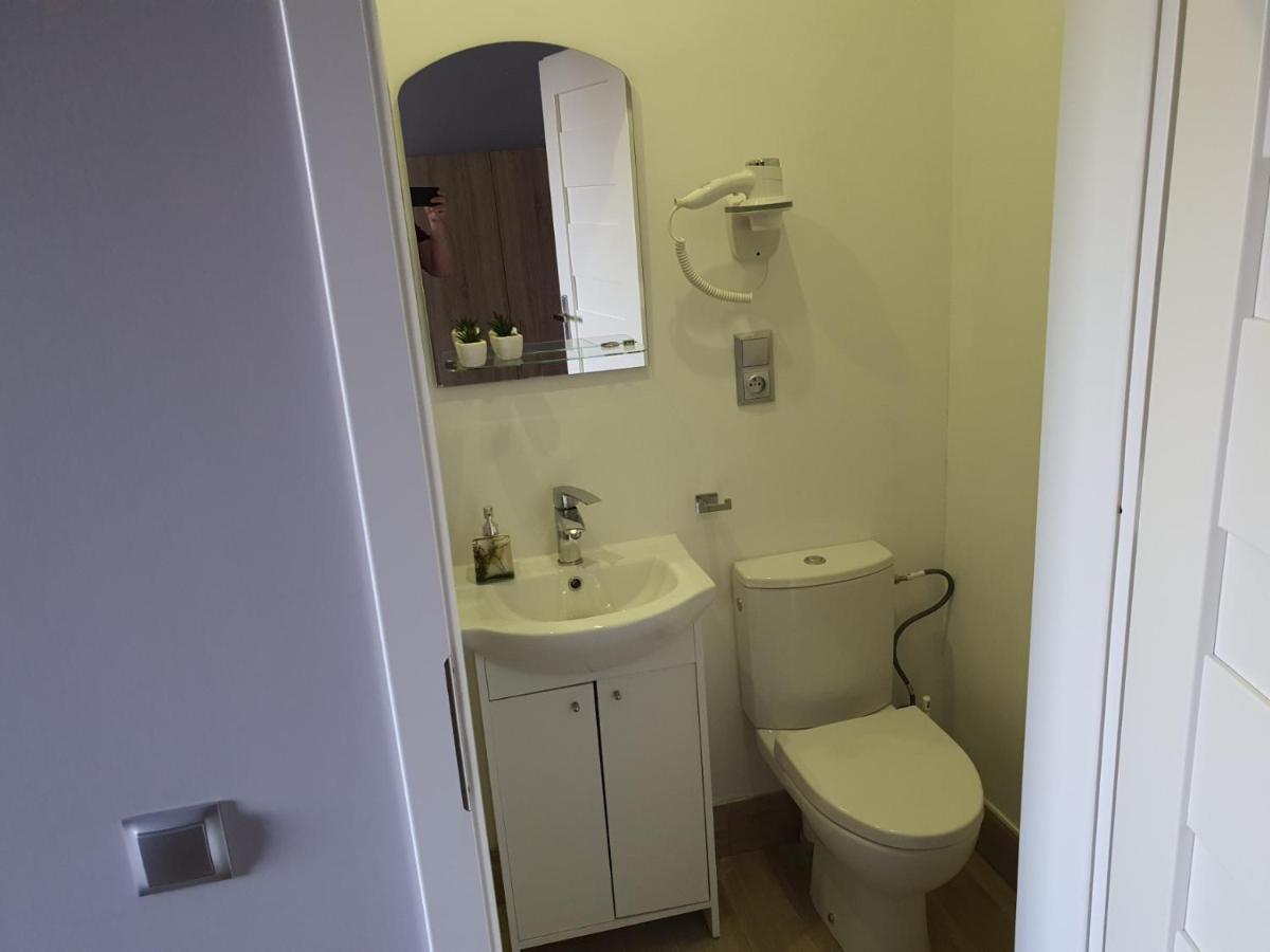 Jasna Hotelik Self Check-In ワルシャワ エクステリア 写真