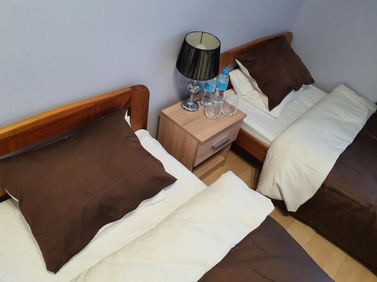 Jasna Hotelik Self Check-In ワルシャワ エクステリア 写真